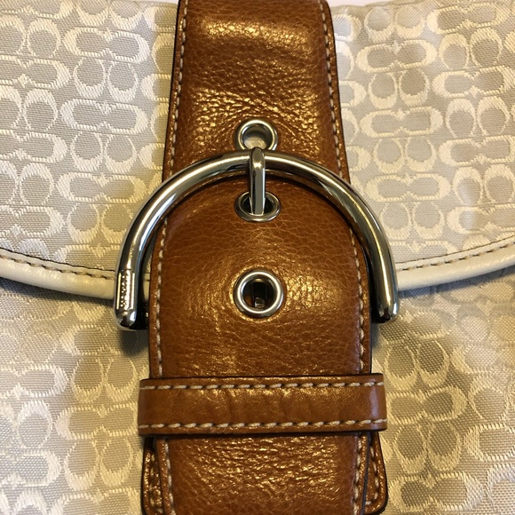 Coach White & Dark Brown Leather Shoulder Bag - Picture 5 of 8